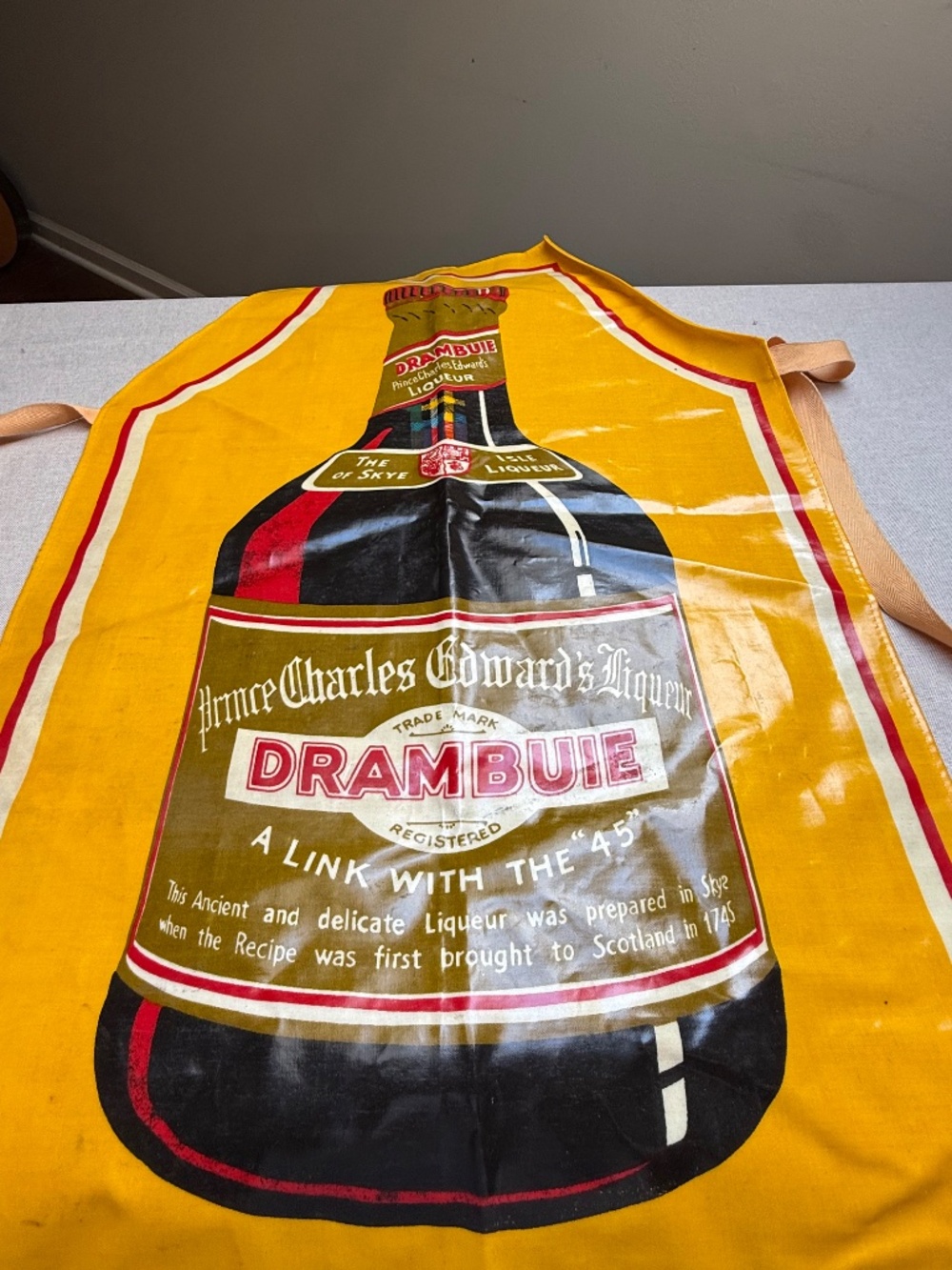 Vintage Pier One Drambuie Plastic Bar Apron New With Tags NWT - Picture 2 of 9